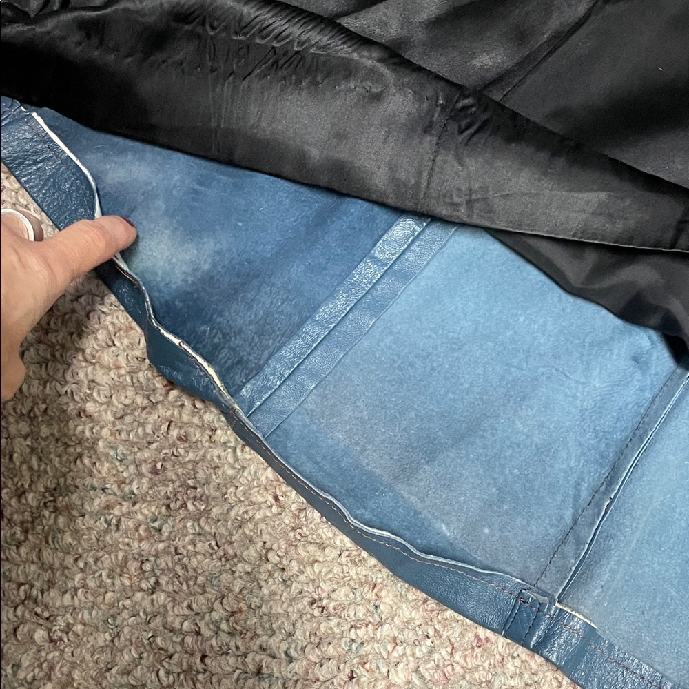 Vintage 70s Women's Blue Leather snap front Coat- adorable - Picture 7 of 11